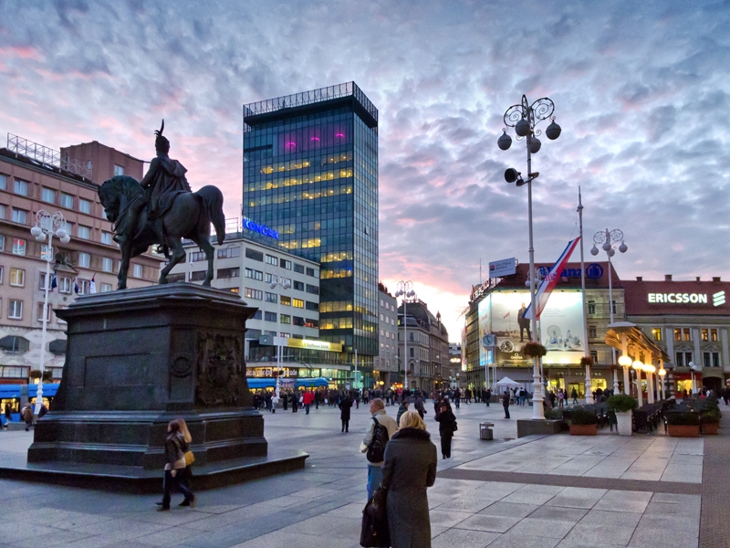 Experience culture in Zagreb: Ban Jelacic square