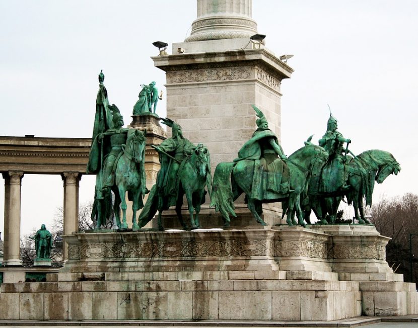 Top 10 Things to See in Budapest from the Perspective of Locals: Heros square and city park