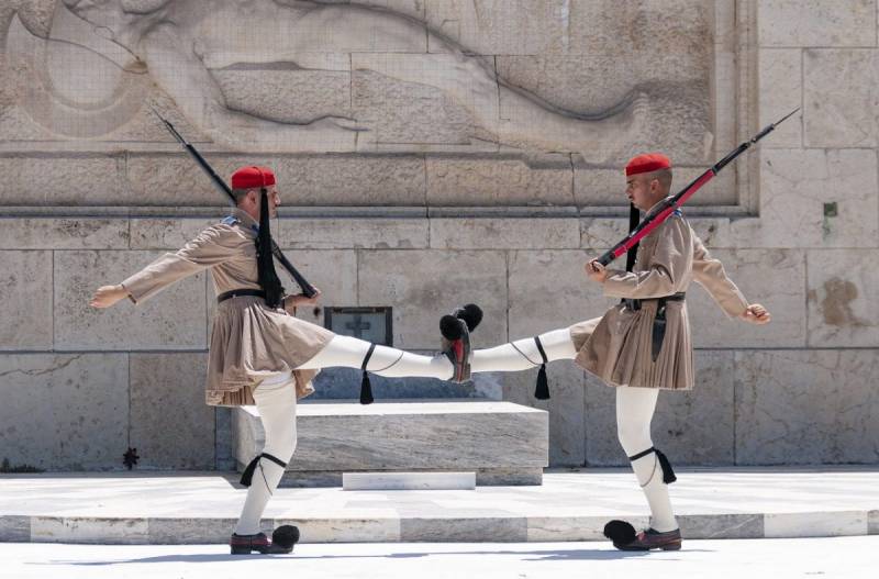 Everything You Wanted to Know about Evzones — the Greek Presidential Guard 