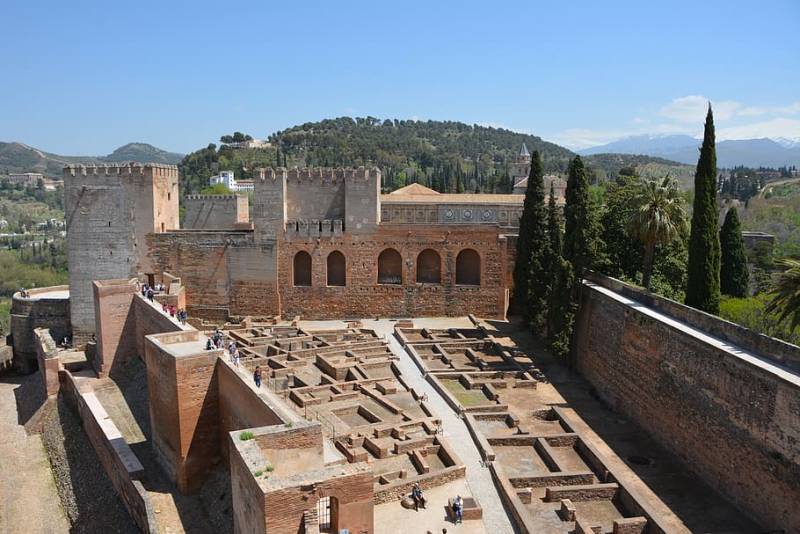 10 Things You Need to Know About the Alhambra, Granada