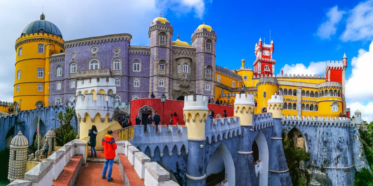 Der bunte Pena Palast in Portugal