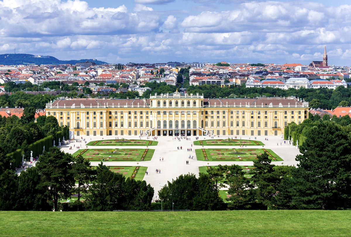 Most beautiful palaces in Europe: The Schönbrunn Palace 