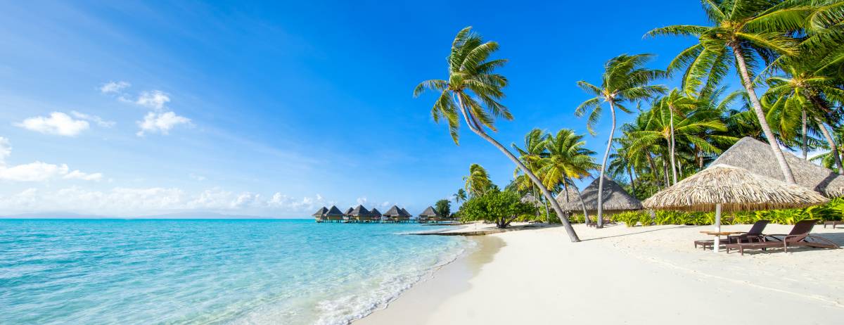 The beaches of the Maldives are a good option for a summer vacation 2021.